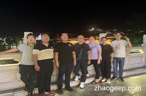 兆格環(huán)保三季度南京團建 鑫兆豐全自動液壓榨油機